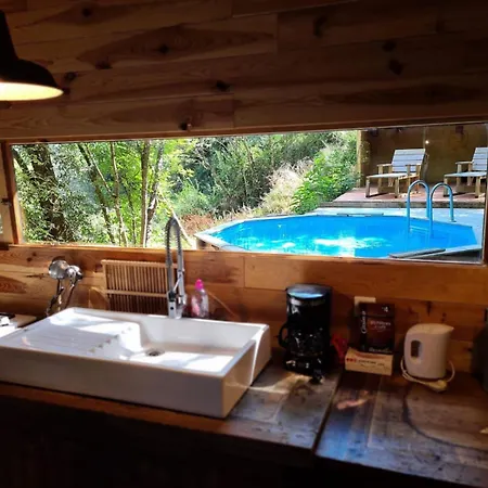 Avec Piscine بيت للعطل